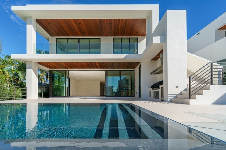 Maison avec grande baie vitrée